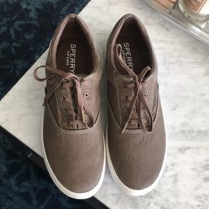 New never worn Sperry Sneakers - 11.5